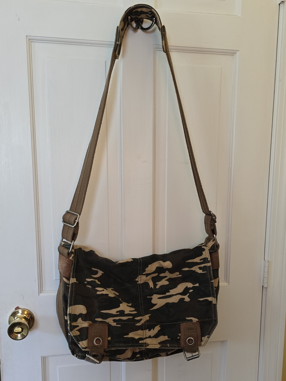 Relic Camouflage Canvas Crossbody Bag Unisex